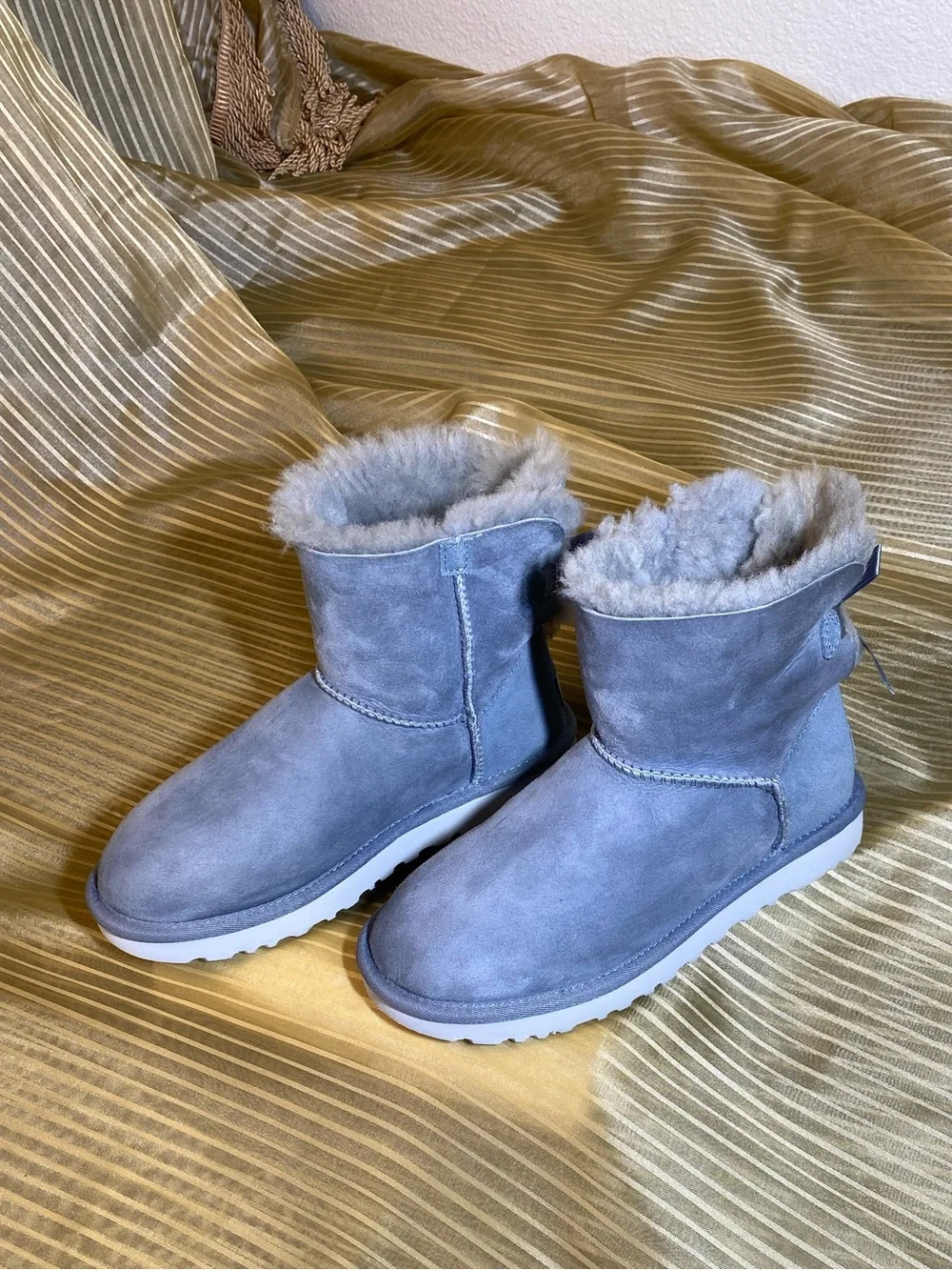 UGG Women's Short Boots Bow in Silver Blue Suede Genuine leather and fur, size 9